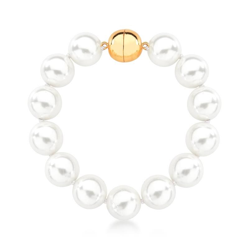 Magnet Pearl Bracelet with gold clasp and round pearls