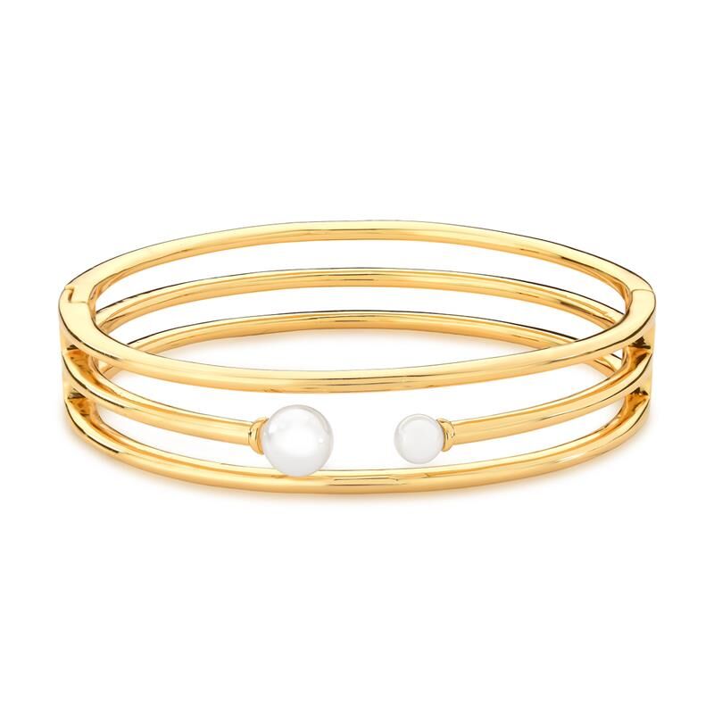 Trio loop gold bracelet with white pearl details and magnetic clasp